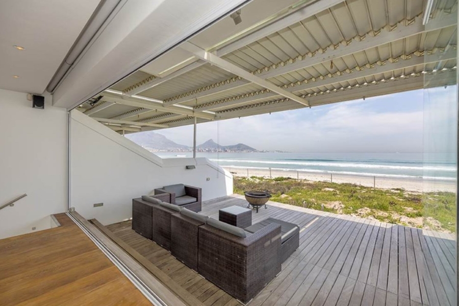 To Let 3 Bedroom Property for Rent in Lagoon Beach Western Cape